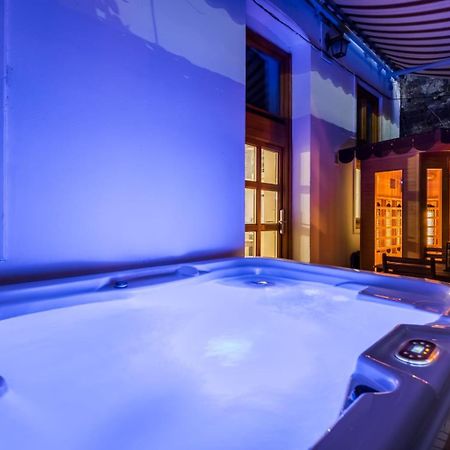 Wellness Wonderland: Garden, Sauna, Jacuzzi In Cbd Будапешт Екстер'єр фото